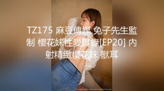 大奶熟女人妻吃鸡啪啪 身材丰腴皮肤白皙 在地上摇摆着大屁屁想要了 被后入无套输出