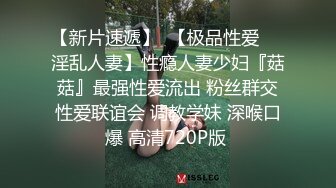 碎花连衣裙美女樱桃小内太可爱了 裙底偷拍