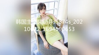  眼镜美眉 撅着屁屁被女友后入猛怼 操的眼镜都快掉了 撸射嘴巴起来鸡鸡 表情诱惑