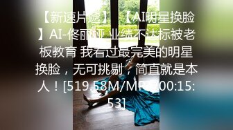 STP15081 真实勾搭〖骚货老婆迷恋上外卖小哥〗绿帽男门后偷拍老婆勾搭外卖小哥啪啪做爱 多姿势爆操骚货干了半小时