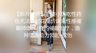 超级骚的小少妇露脸跟大哥激情啪啪，颜值很高带舌钉，口交大鸡巴让大哥舔逼舔菊花，多体位爆草抽插道具插逼