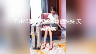 潜入写字楼偷拍长发美女水润粉嫩的小穴屌都大了