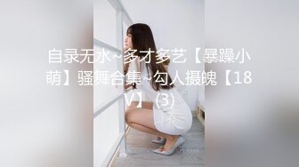   淫荡新人美少妇！抓起大屌贪婪吸吮！高难度姿势，倒着无毛骚逼抽插，射在嘴里吃精