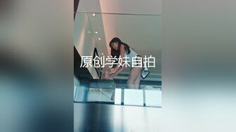 【新速片遞】  商城女厕全景偷拍蓝衣短裤美女⭐茂盛的黑逼毛覆盖在肥逼上