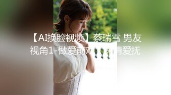 某办公大楼里的无门厕所31两个美眉