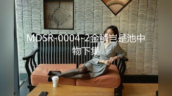 大胆妹子把手机藏到浴筐内潜入女澡堂偸拍别的美女洗澡全过程妹子身材还行貌似还是无毛洗的很仔细