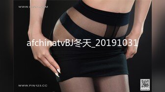 巨乳女神和性感小恶魔的碰撞