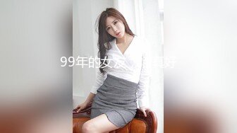 牛仔短裤贫乳新人美女和炮友两场啪啪，特写深喉口交掰穴舔逼，干起来特别爽拨开裤子插入，上位骑乘后入猛操